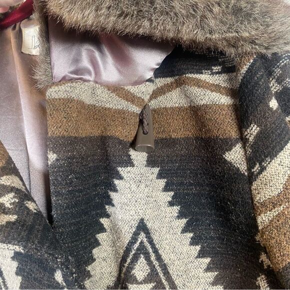 High Line Vintage Southwest Style Coat W/Faux Fur Collar and Cuffs Size Medium - Picture 9 of 16